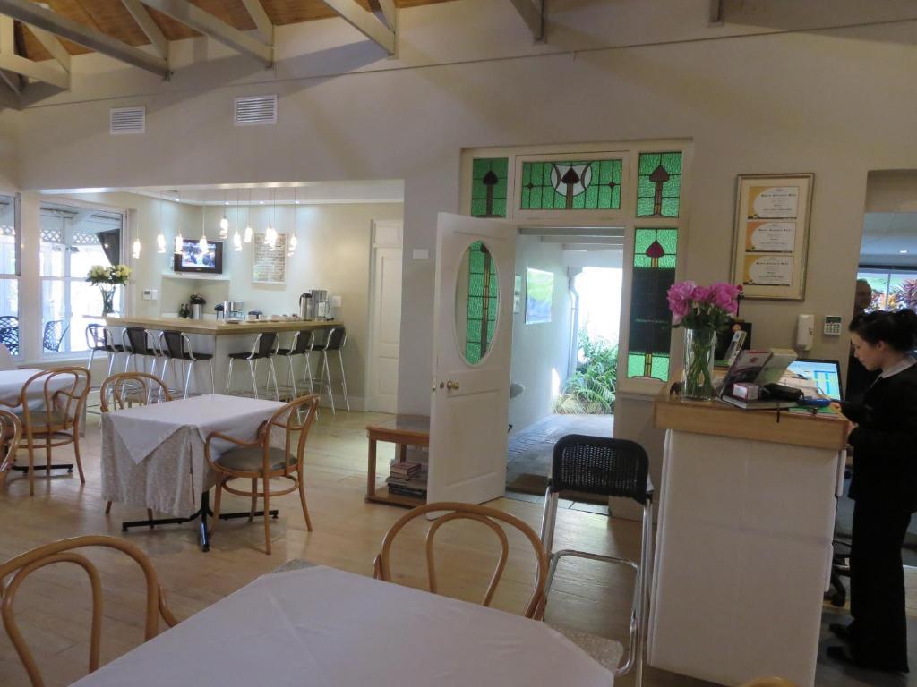 איסט לונדון Quarry Lake Inn מראה חיצוני תמונה