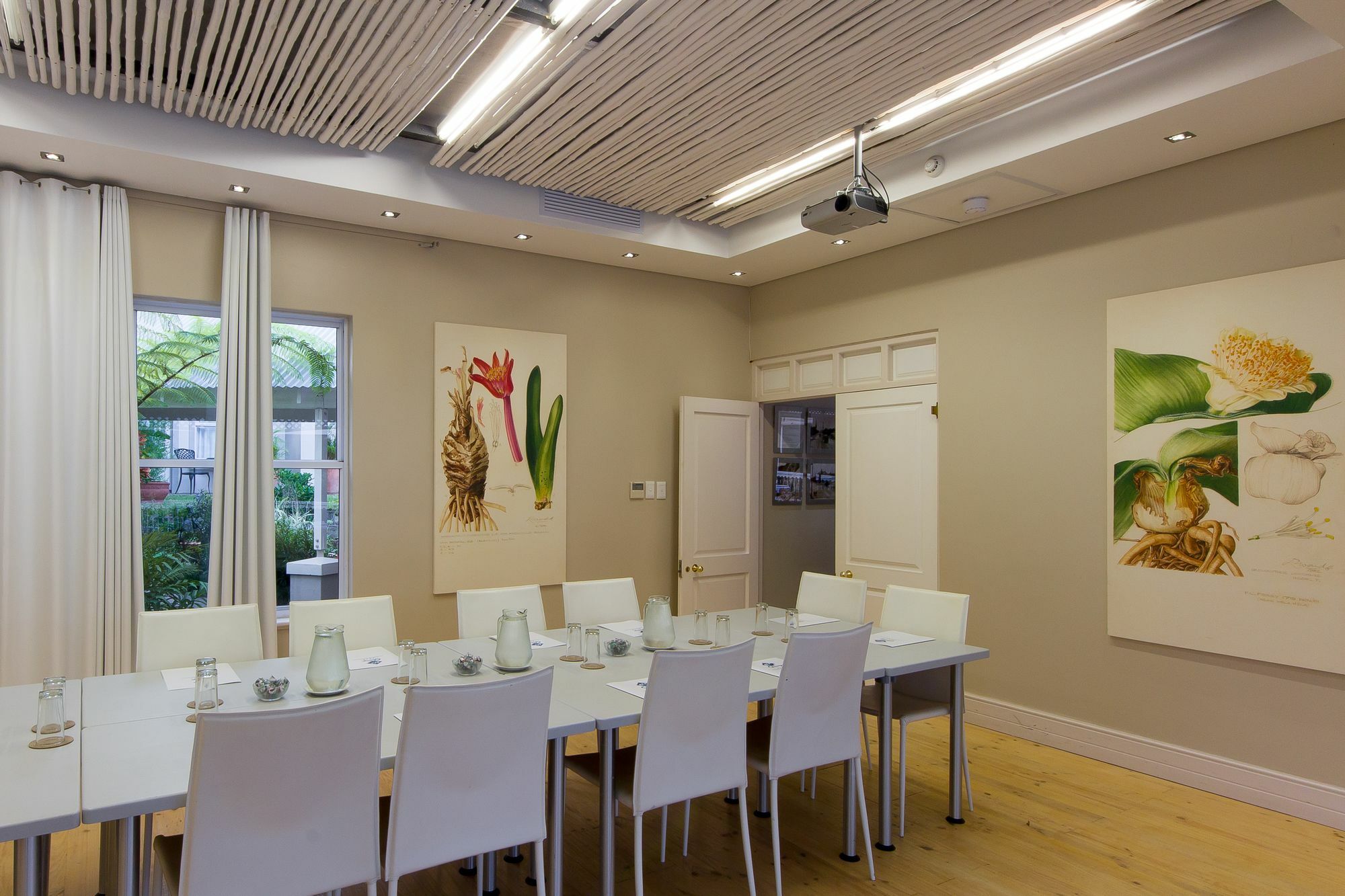 איסט לונדון Quarry Lake Inn מראה חיצוני תמונה